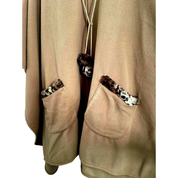 LeModa Vintage Faux Fur Leopard trim Fleece Poncho OS - Picture 6 of 9